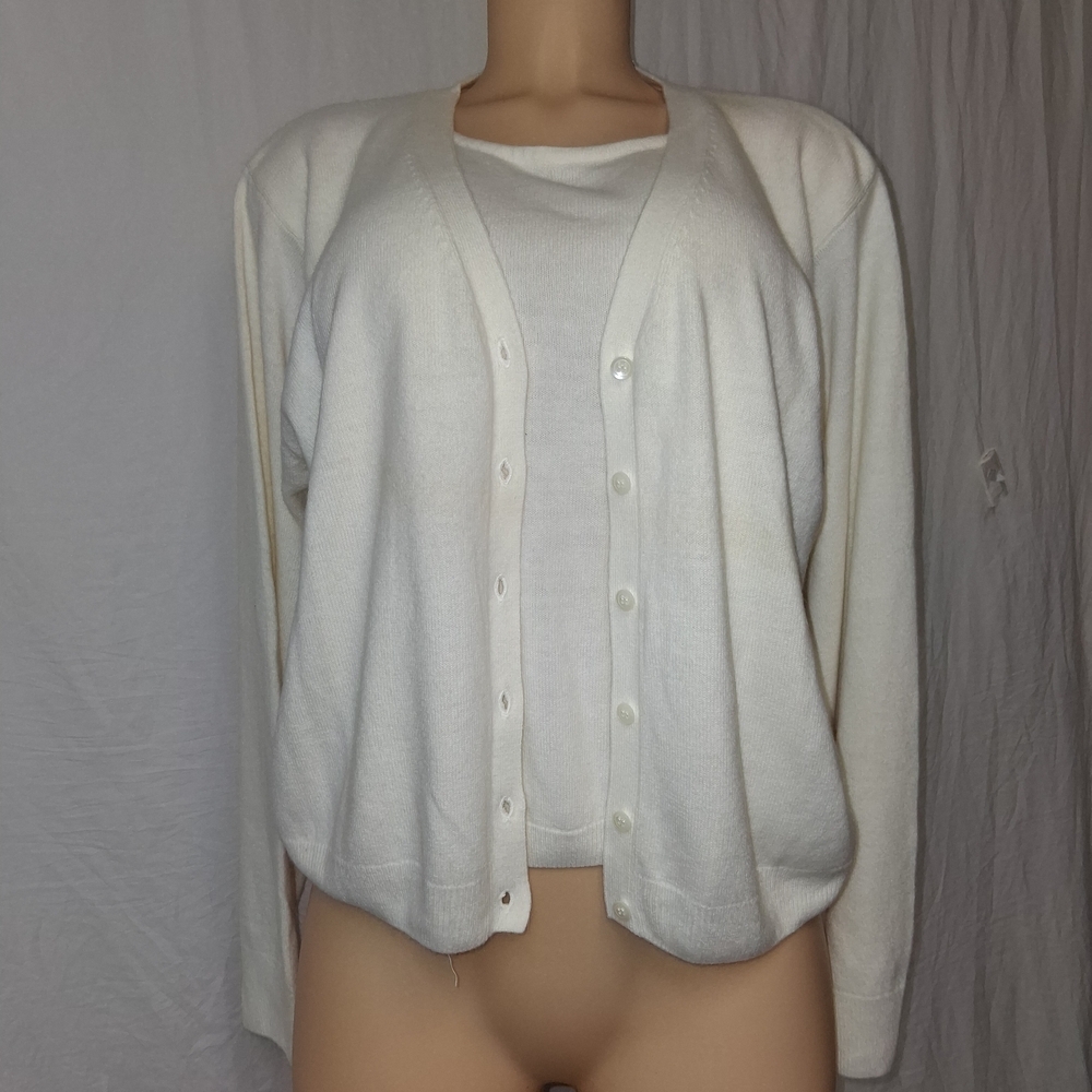 The Village Petite A Liz Claiborne Cream Button-Up Cardigan Sz PL